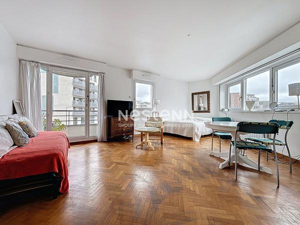ISSY LES MOULINEAUX - CORENTIN CELTON - Studio de 41 m² avec balcon