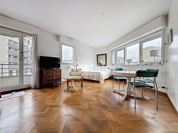 ISSY LES MOULINEAUX - CORENTIN CELTON - Studio de 41 m² avec balcon