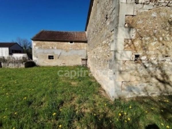 Jolie Grange 120m2, ses dépendances , le tout sur un Magnifique terrain arboré de 2000M2