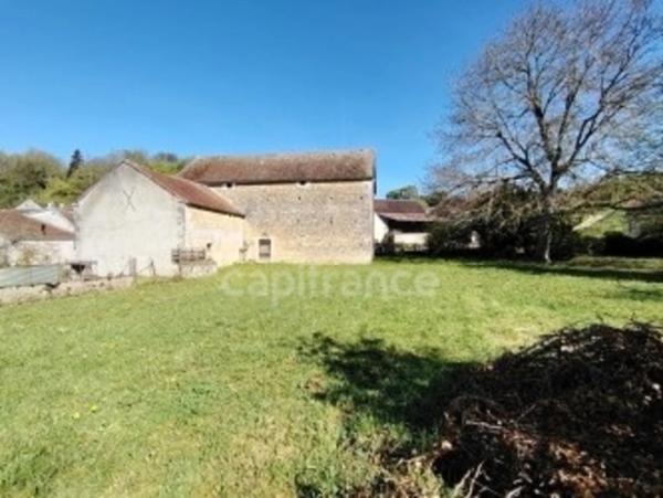 Jolie Grange 120m2, ses dépendances , le tout sur un Magnifique terrain arboré de 2000M2