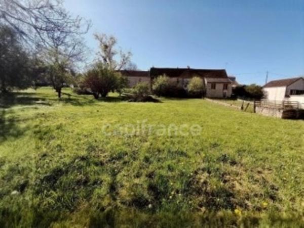 Jolie Grange 120m2, ses dépendances , le tout sur un Magnifique terrain arboré de 2000M2