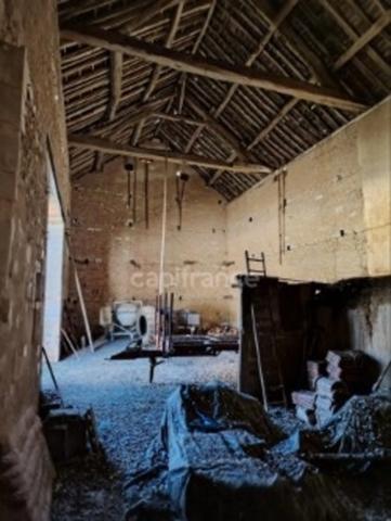 Jolie Grange 120m2, ses dépendances , le tout sur un Magnifique terrain arboré de 2000M2