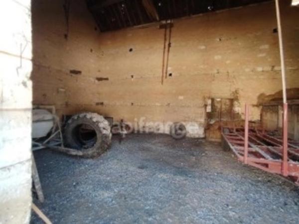 Jolie Grange 120m2, ses dépendances , le tout sur un Magnifique terrain arboré de 2000M2