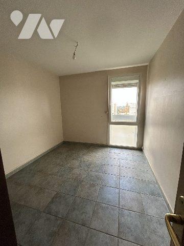 appartement au 7ème étage avec ascenseur