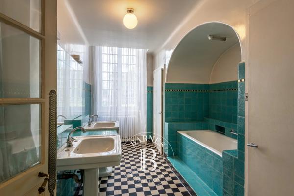 Écully, Appartement 5 Chambres -  307 m² à vendre