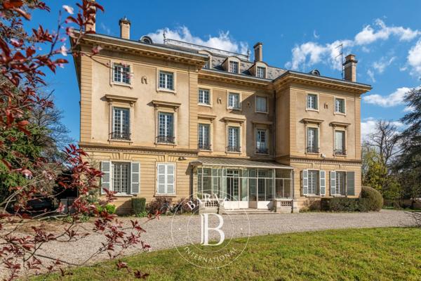 Écully, Appartement 5 Chambres -  307 m² à vendre