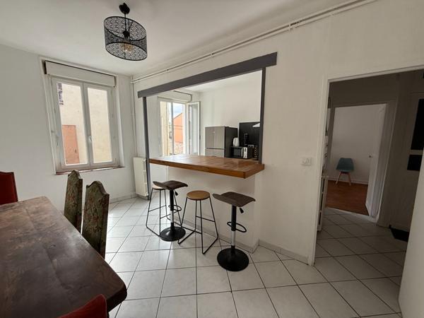 APPARTEMENT 2 CHAMBRES AVEC COUR COMMUNE A CARCASSONNE