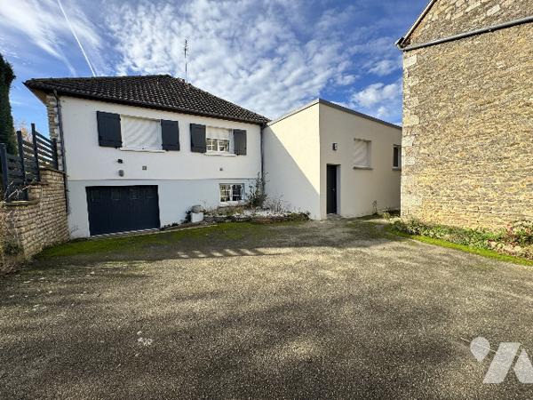 Ensemble immobilier avec extension récente et grange en pierres – fort potentiel