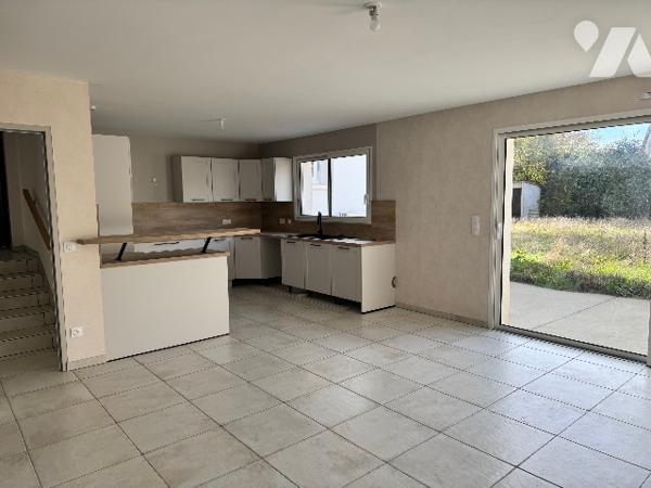 Ensemble immobilier avec extension récente et grange en pierres – fort potentiel