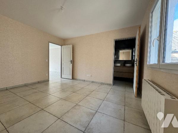 Ensemble immobilier avec extension récente et grange en pierres – fort potentiel