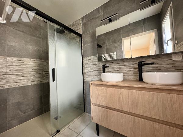 Ensemble immobilier avec extension récente et grange en pierres – fort potentiel