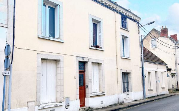 Immeuble à vendre    10 pièces •  Châtellerault