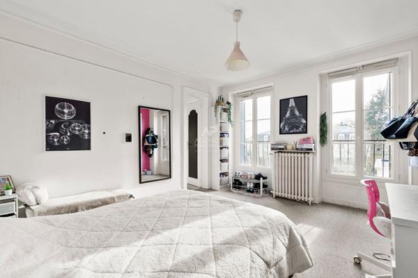 Maison Le Pecq 6 pièce(s) 170 m2 1 050 000 € ** - Référence 17763