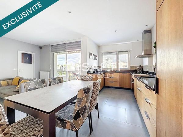 APPARTEMENT T4 TRAVERSANT EN DERNIER ETAGE