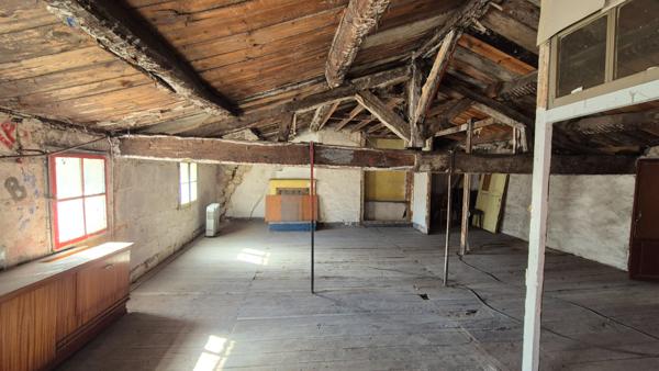 Appartement à vendre Rochefort centre-ville . Proche Place Colbert . Grenier aménageable