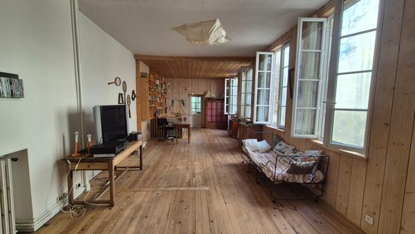 Appartement à vendre Rochefort centre-ville . Proche Place Colbert . Grenier aménageable