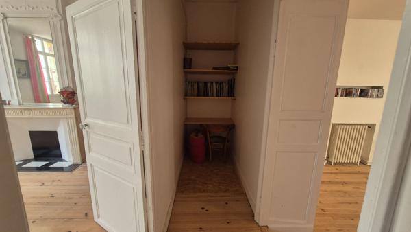 Appartement à vendre Rochefort centre-ville . Proche Place Colbert . Grenier aménageable