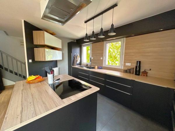 Maison mitoyenne 1 côté Lille Secteur Lille 101 m²