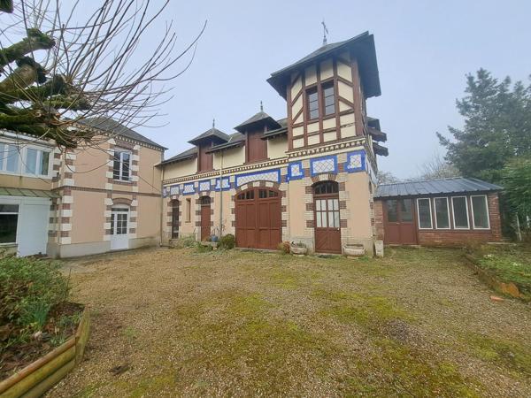 Maison à LE MELE-SUR-SARTHE, 61170 - 10 pièces 160m²