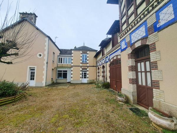 Maison à LE MELE-SUR-SARTHE, 61170 - 10 pièces 160m²