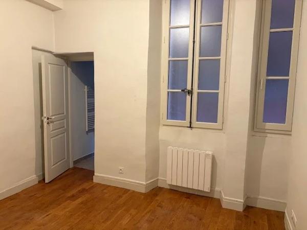 APPARTEMENT T4 A LOUER - LYON 5EME ARRONDISSEMENT Saint-Jean 95.62 m 2 1 425 € charges comprises par mois