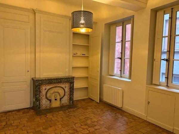 APPARTEMENT T4 A LOUER - LYON 5EME ARRONDISSEMENT Saint-Jean 95.62 m 2 1 425 € charges comprises par mois