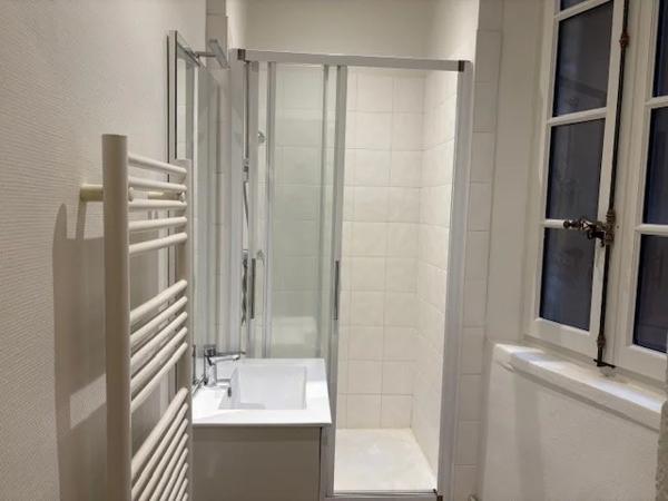 APPARTEMENT T4 A LOUER - LYON 5EME ARRONDISSEMENT Saint-Jean 95.62 m 2 1 425 € charges comprises par mois