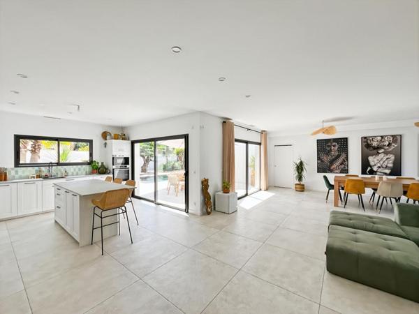 Maison Saint Jean D Illac 5 pièce(s) 210 m2