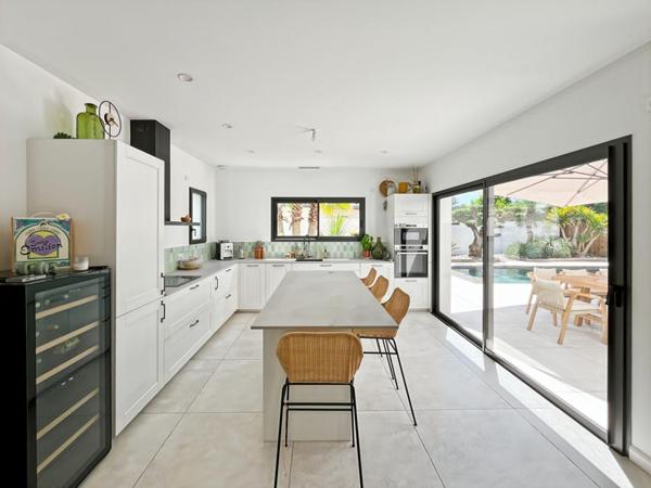 Maison Saint Jean D Illac 5 pièce(s) 210 m2