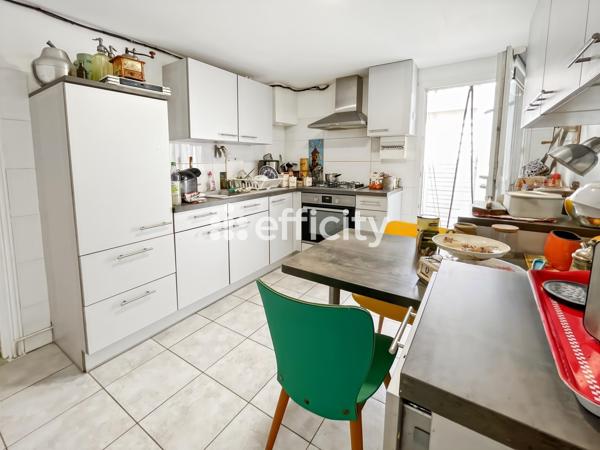 Maison
         4 pièces
        - 75 m² Exclusivité 169 000 € *