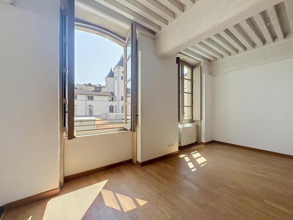 T2 – NON MEUBLE – 63M2 – 69002 – LYON
