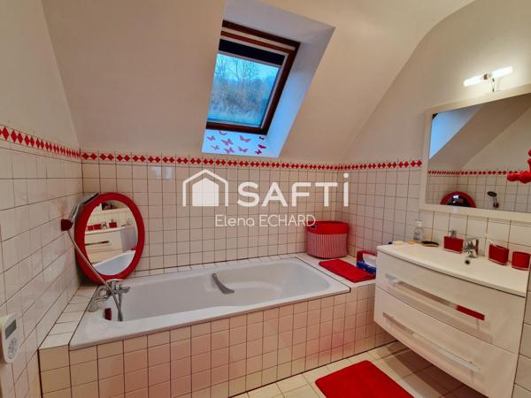 Maison à Vendre à FOLLAINVILLE-DENNEMONT de 134 m2