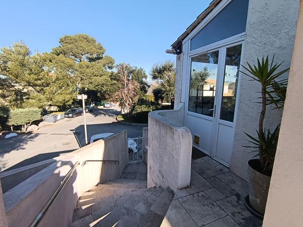 La Seyne. Maison T6 de 115 m² avec garage de 40 m² sur 400 m² de terrain