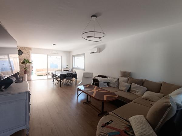 La Seyne. Maison T6 de 115 m² avec garage de 40 m² sur 400 m² de terrain