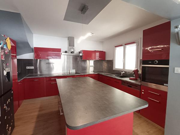 La Seyne. Maison T6 de 115 m² avec garage de 40 m² sur 400 m² de terrain