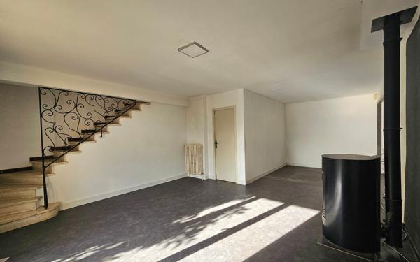 Maison à vendre    2 pièces • 159 m2 Salon-de-Provence