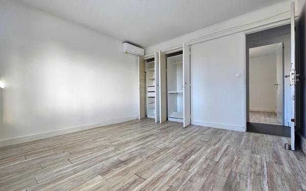 Maison à vendre    2 pièces • 159 m2 Salon-de-Provence