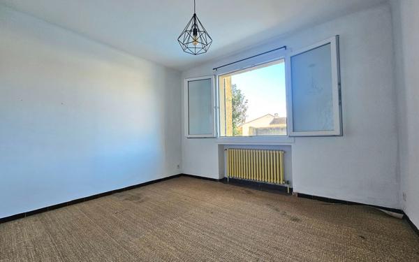 Maison à vendre    2 pièces • 159 m2 Salon-de-Provence