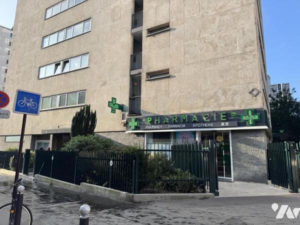 PARIS 15 / BIR-HAKEIM - MURS COMMERCIAUX LOUÉS PHARMACIE FACE AU MÉTRO + SOUS-SOL