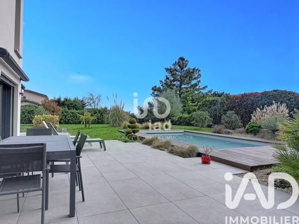 Maison à vendre 6 pièces 168 m² Chazay-d'Azergues
