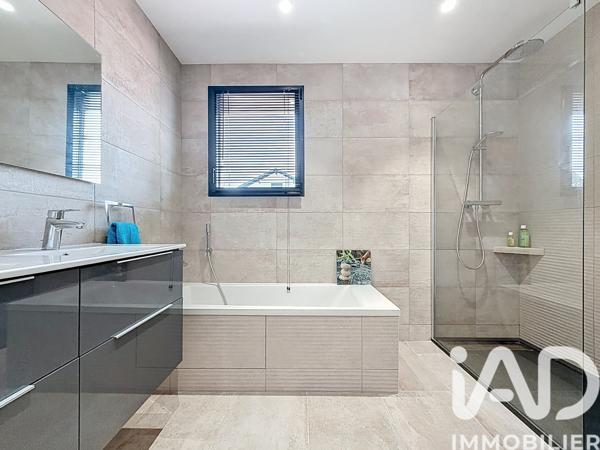 Maison à vendre 6 pièces 168 m² Chazay-d'Azergues