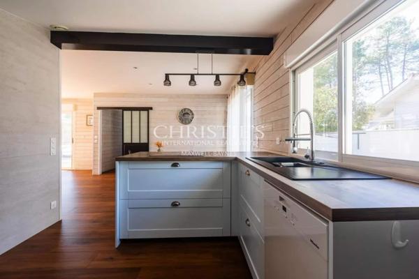 BISCARROSSE : Villa d’architecte ossature bois avec piscine et jardin