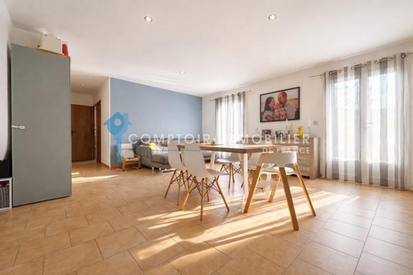 Villa
                                                                                                                                                                                                                                                                                                                        4 pièce(s)                                                                                                                                                                                                          3 chambre(s)                                                                                                                                                                                                          82  m²