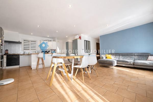Villa
                                                                                                                                                                                                                                                                                                                        4 pièce(s)                                                                                                                                                                                                          3 chambre(s)                                                                                                                                                                                                          82  m²
