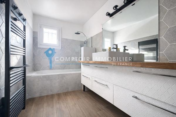 Villa
                                                                                                                                                                                                                                                                                                                        4 pièce(s)                                                                                                                                                                                                          3 chambre(s)                                                                                                                                                                                                          82  m²