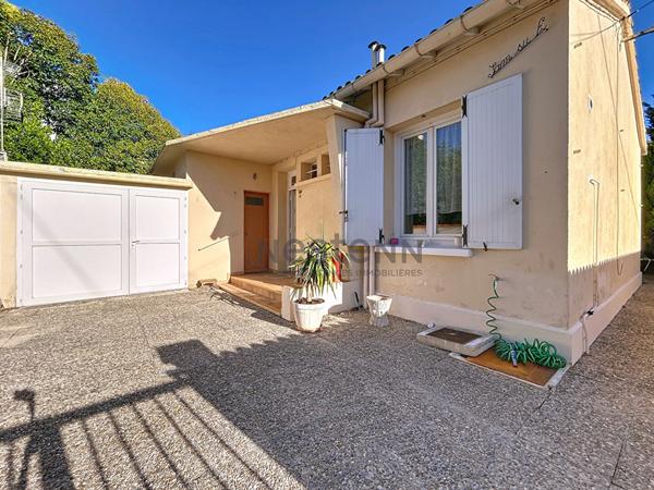 Maison Orange , Garage, Jardin