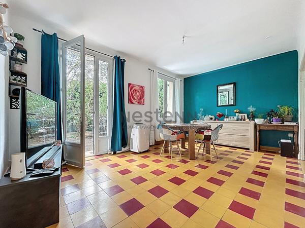 Maison Orange , Garage, Jardin