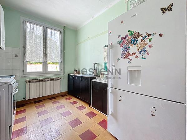 Maison Orange , Garage, Jardin