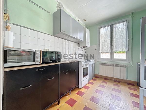 Maison Orange , Garage, Jardin