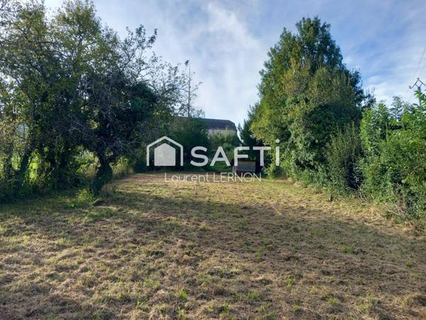 MAISON DE CAMPAGNE AU BORD DE L'EAU